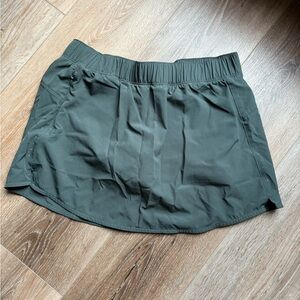 Old Navy Women's Skort in Dark Green